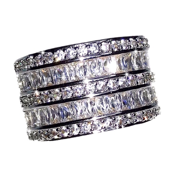 Solid 925 Stamped Silver 8.6ct White Sapphire Ring - Picture 2 of 8